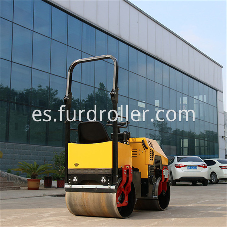 Smooth Drums Asphalt Roller